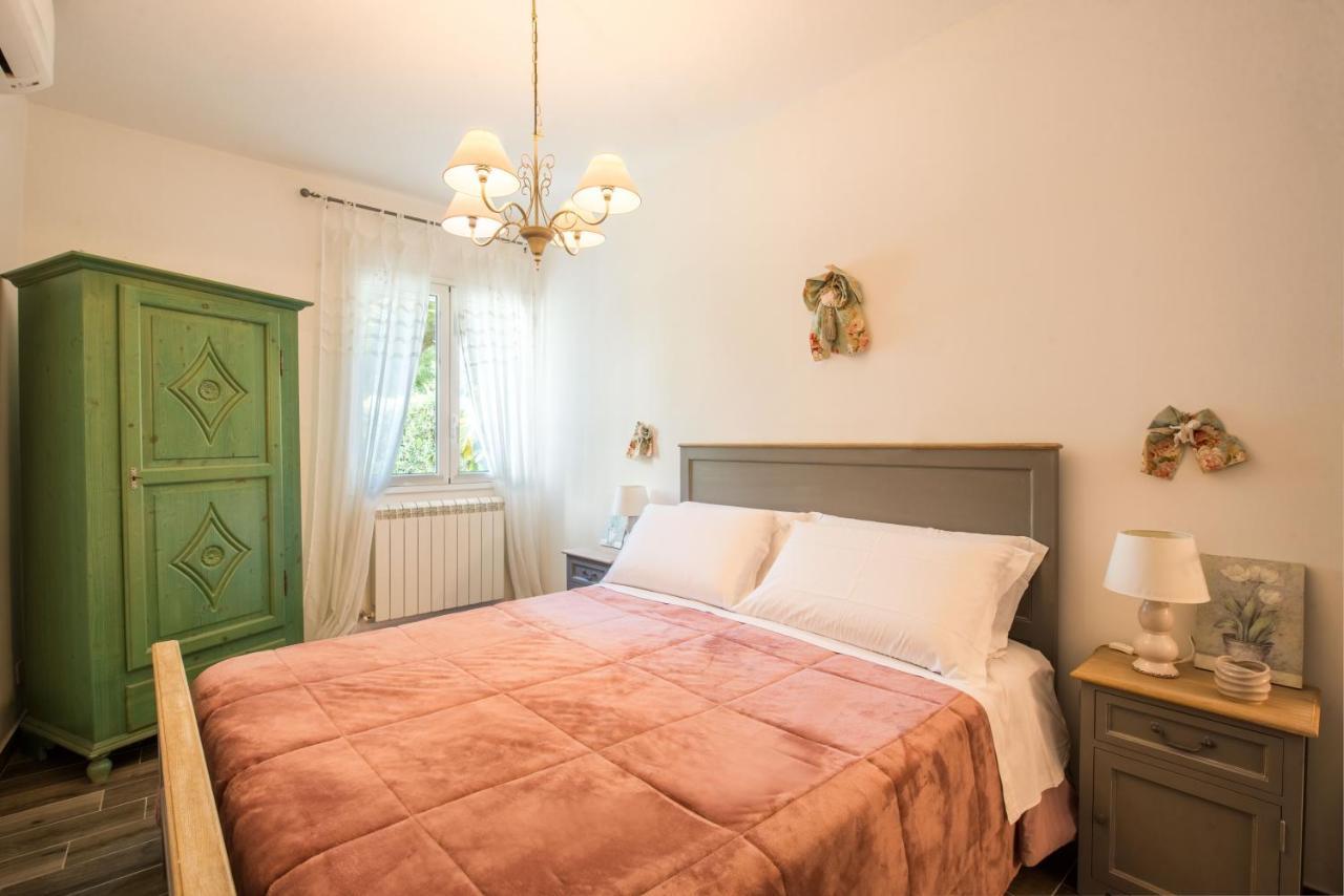 Villa Cinzia-150 Mt From The Beach モンデッロ エクステリア 写真