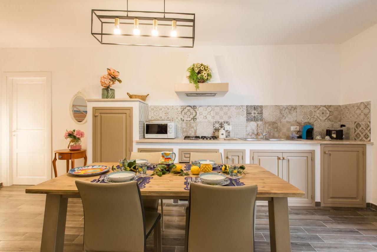Villa Cinzia-150 Mt From The Beach モンデッロ エクステリア 写真