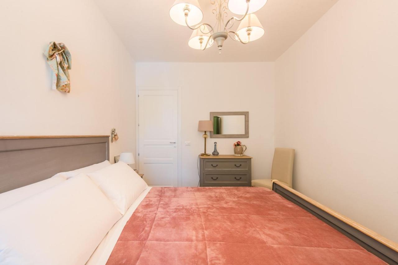 Villa Cinzia-150 Mt From The Beach モンデッロ エクステリア 写真