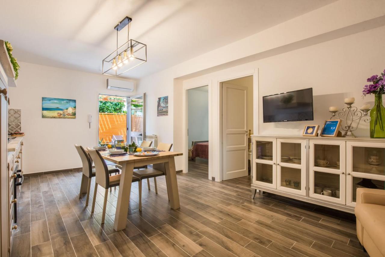 Villa Cinzia-150 Mt From The Beach モンデッロ エクステリア 写真
