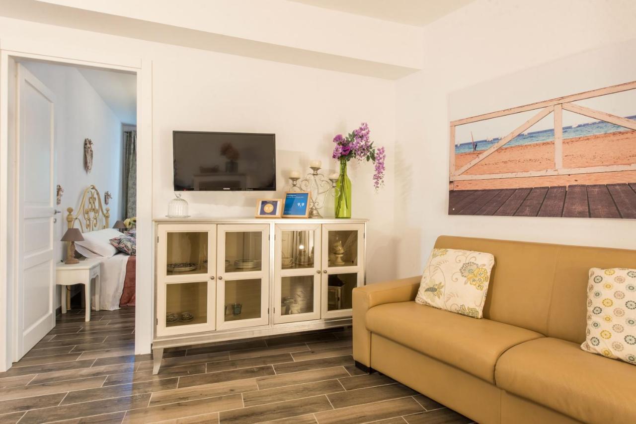 Villa Cinzia-150 Mt From The Beach モンデッロ エクステリア 写真