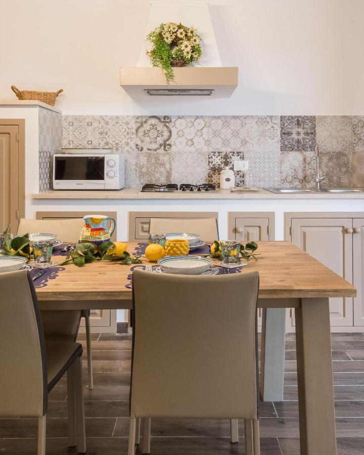 Villa Cinzia-150 Mt From The Beach モンデッロ エクステリア 写真