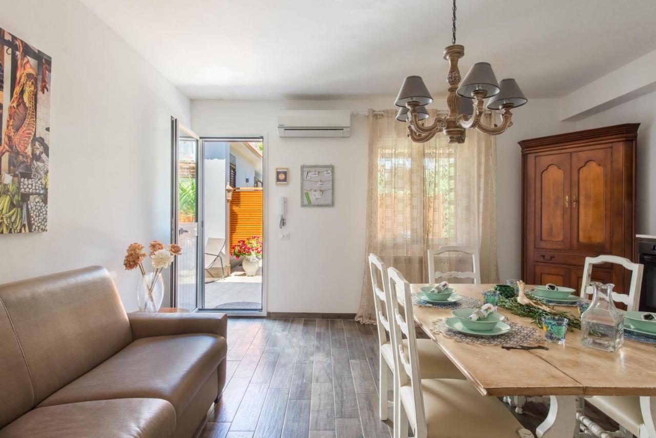 Villa Cinzia-150 Mt From The Beach モンデッロ エクステリア 写真