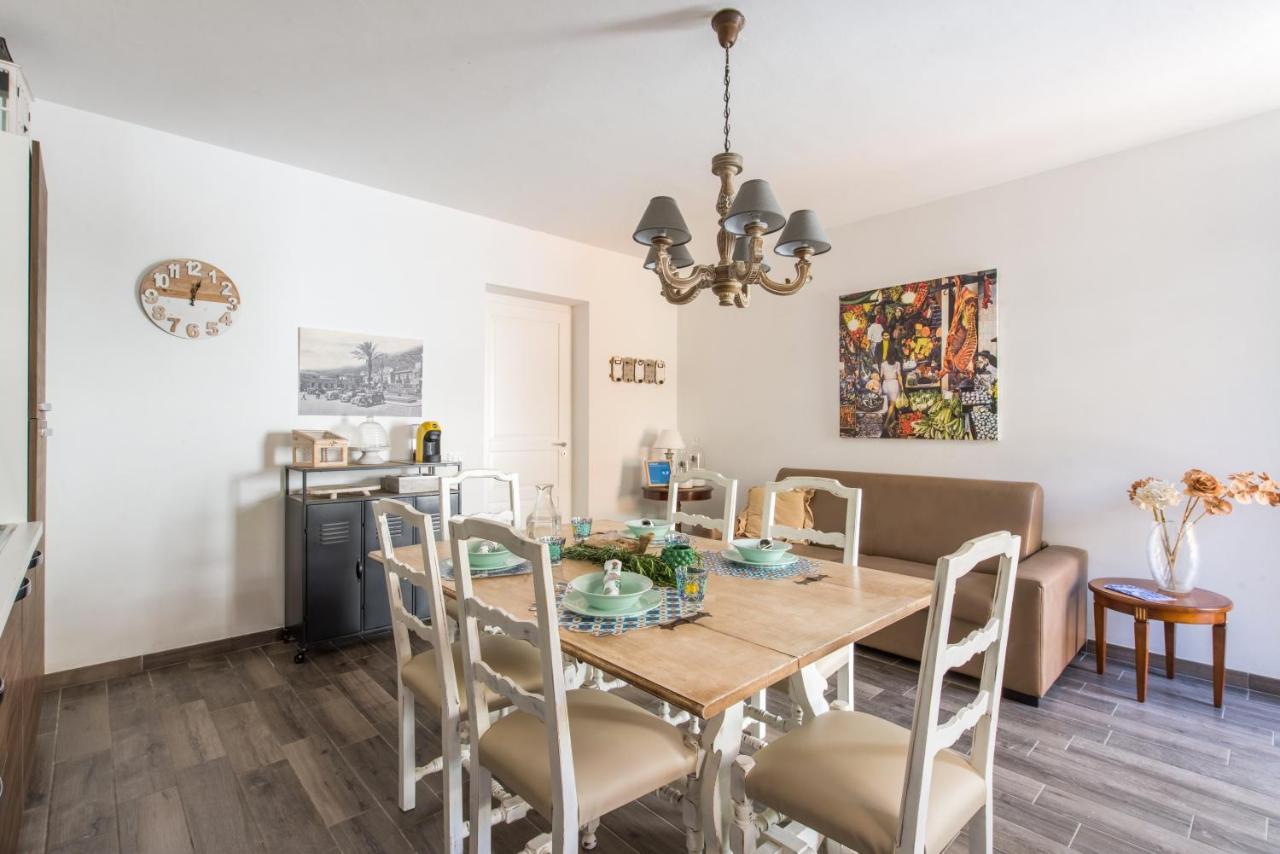 Villa Cinzia-150 Mt From The Beach モンデッロ エクステリア 写真