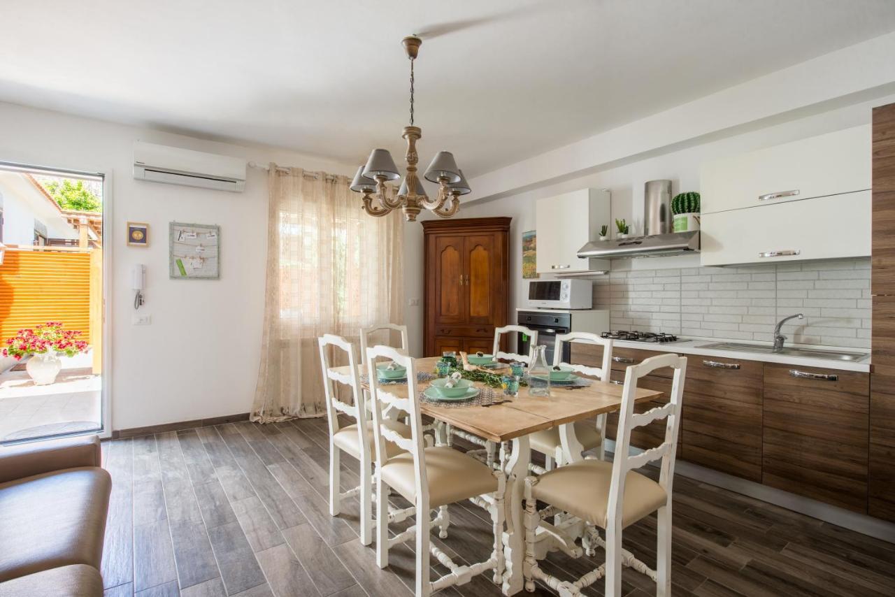Villa Cinzia-150 Mt From The Beach モンデッロ エクステリア 写真