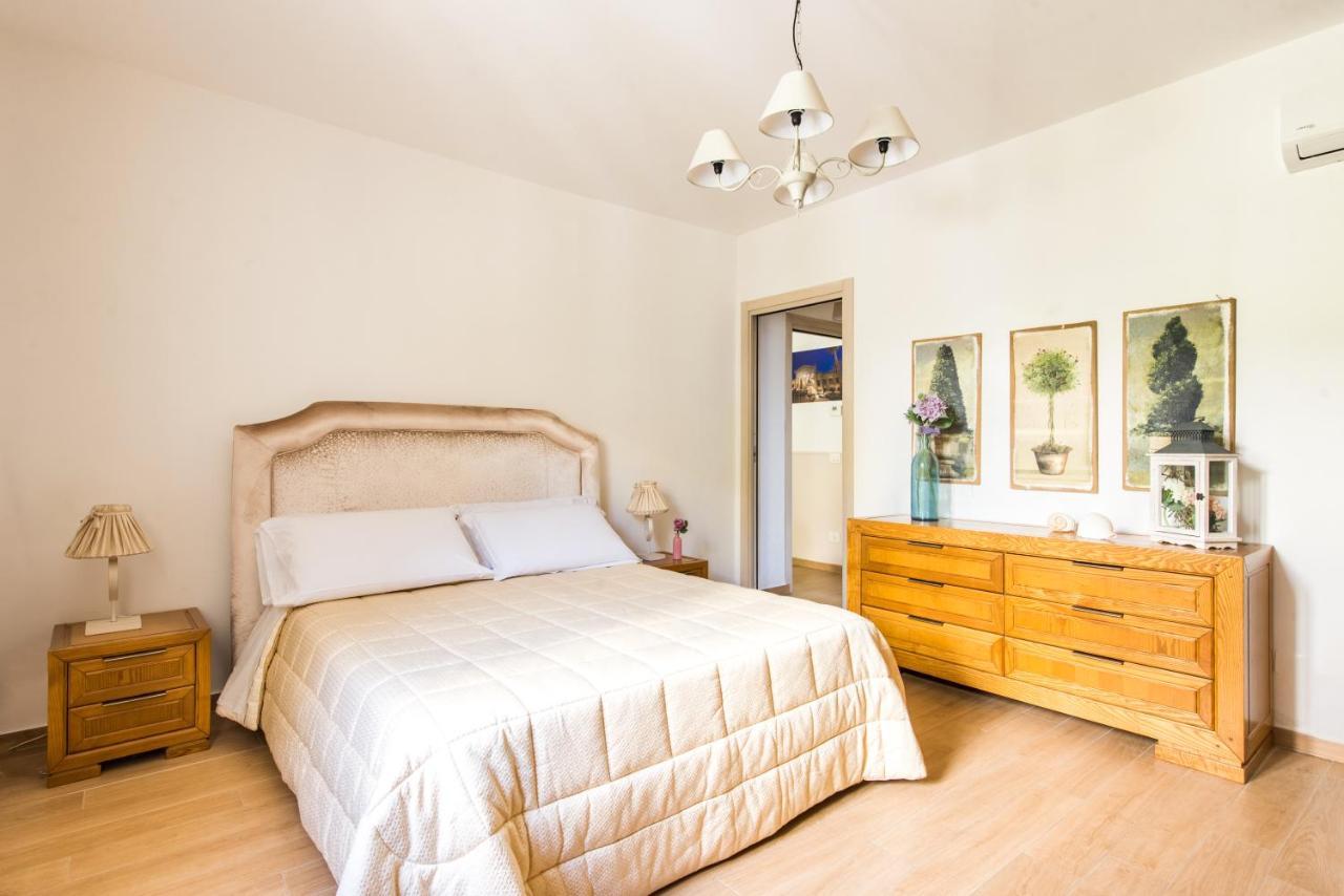 Villa Cinzia-150 Mt From The Beach モンデッロ エクステリア 写真
