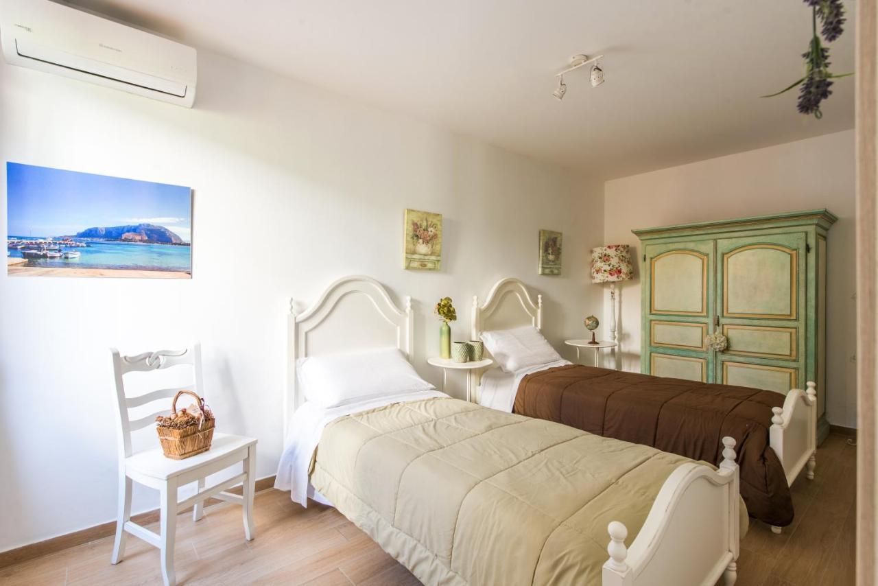 Villa Cinzia-150 Mt From The Beach モンデッロ エクステリア 写真