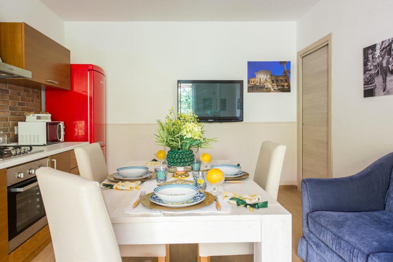 Villa Cinzia-150 Mt From The Beach モンデッロ エクステリア 写真