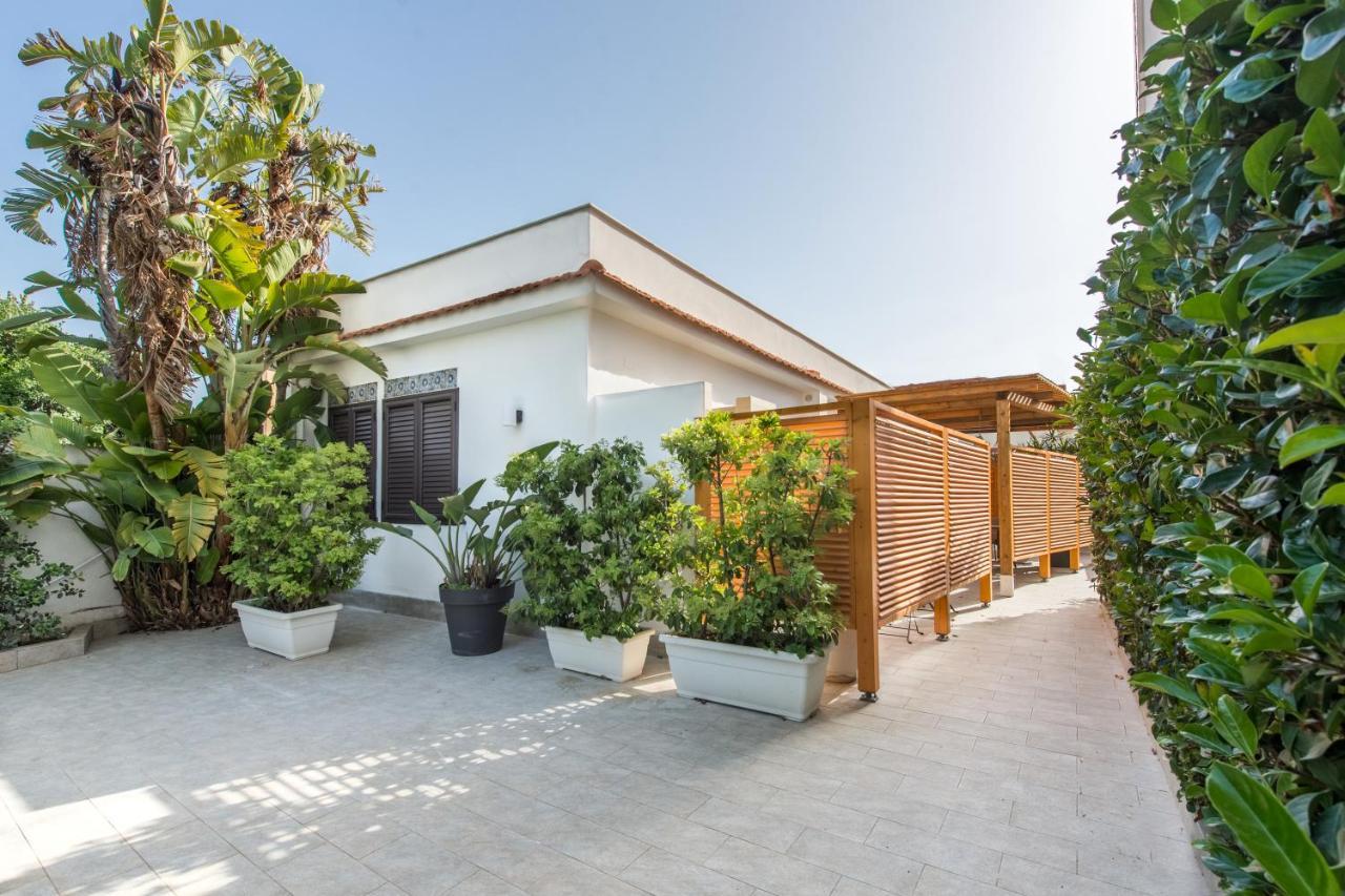 Villa Cinzia-150 Mt From The Beach モンデッロ エクステリア 写真