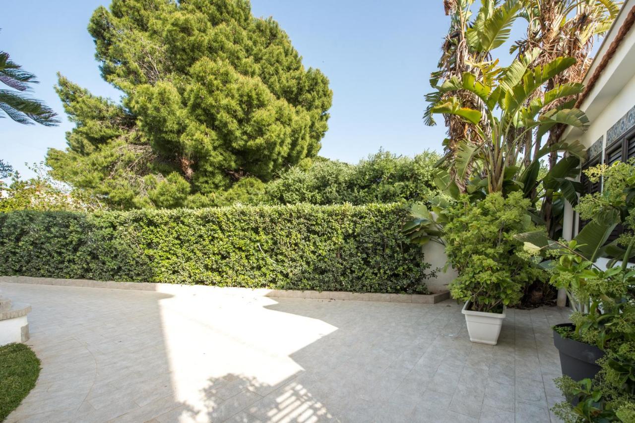 Villa Cinzia-150 Mt From The Beach モンデッロ エクステリア 写真