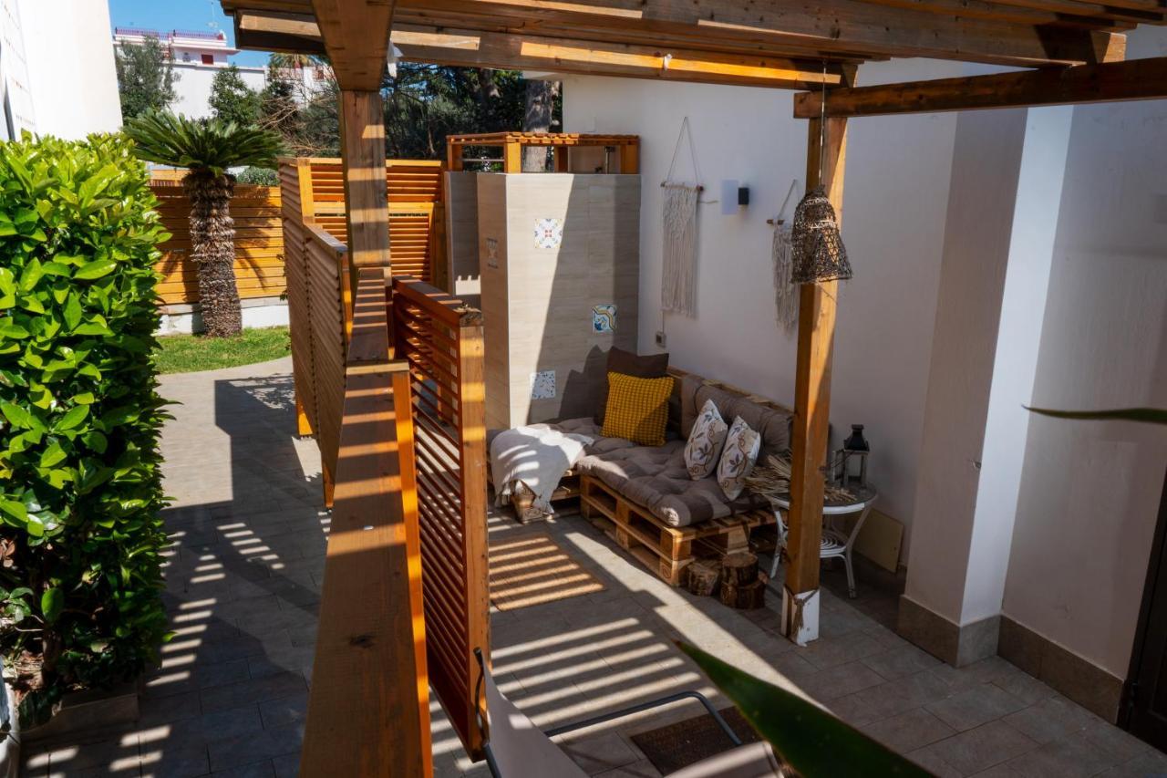 Villa Cinzia-150 Mt From The Beach モンデッロ エクステリア 写真